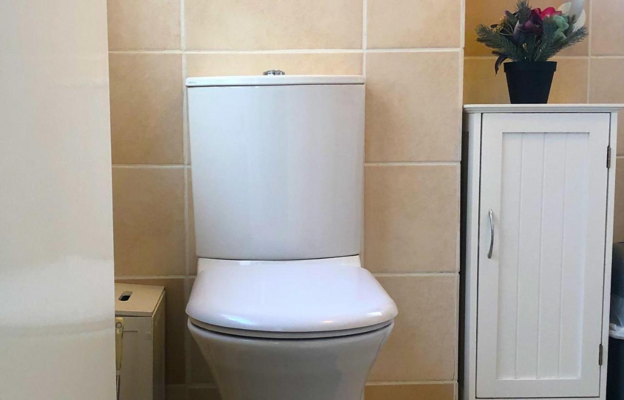 33Sm Dreams Unlimited Serviced Accommodation- Staines - Heathrow Stanwell Esterno foto