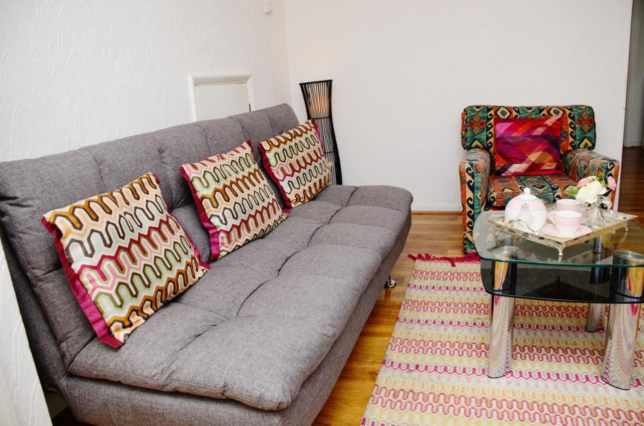 33Sm Dreams Unlimited Serviced Accommodation- Staines - Heathrow Stanwell Esterno foto