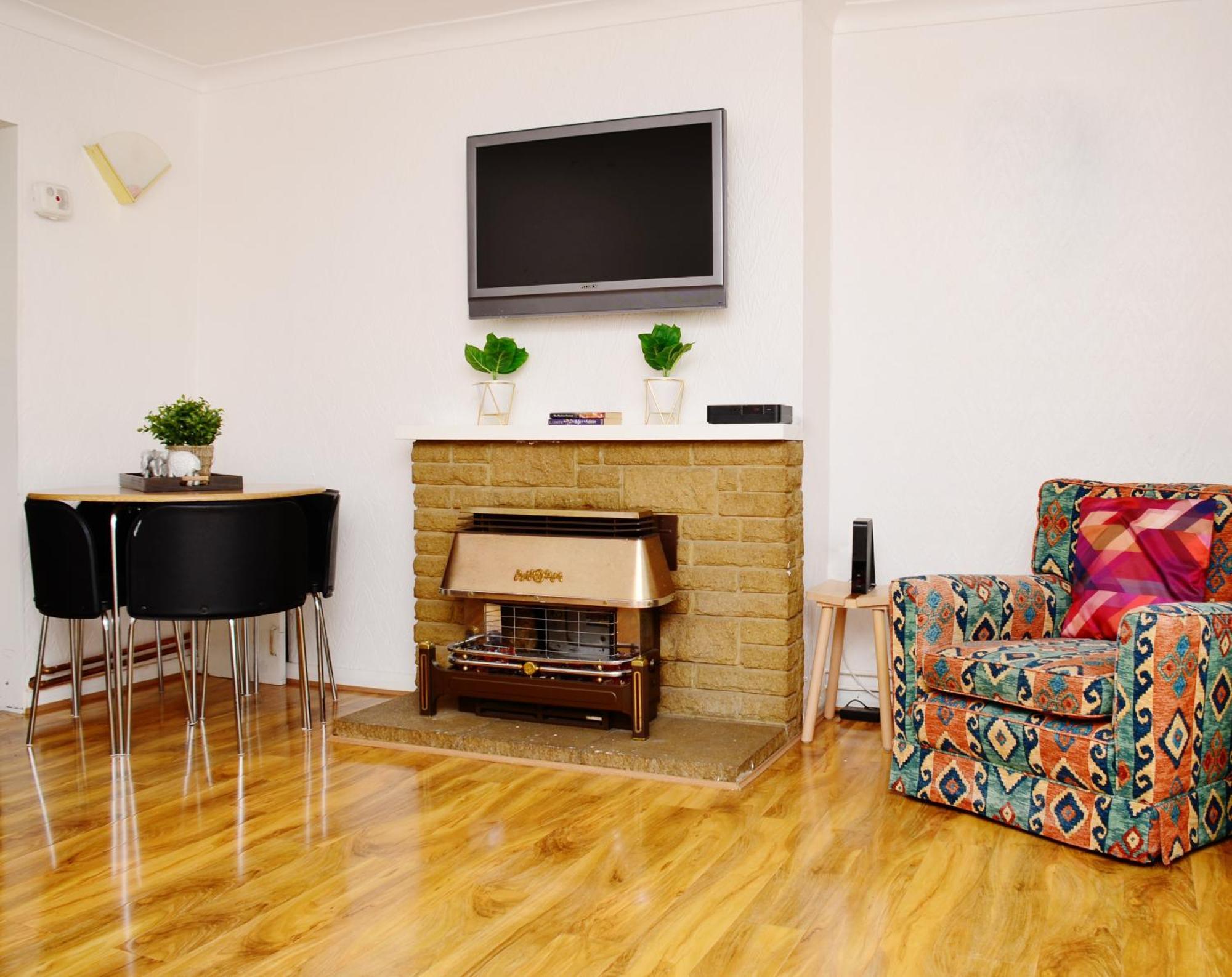 33Sm Dreams Unlimited Serviced Accommodation- Staines - Heathrow Stanwell Esterno foto